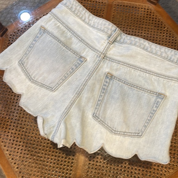 H&M Scalloped Denim Mini Shorts - Picture 6 of 6